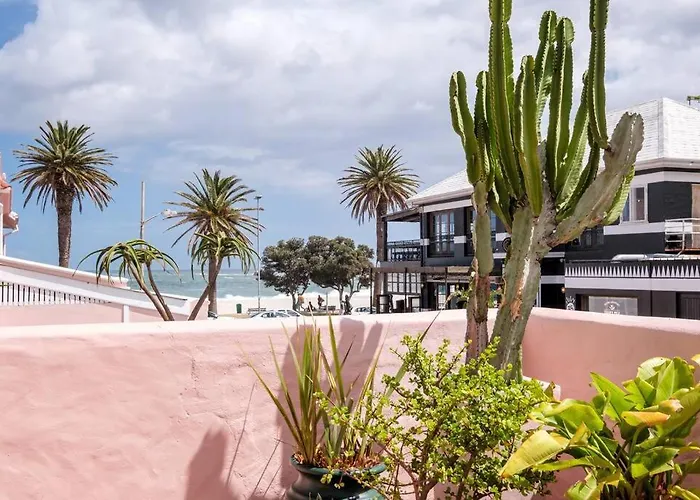 Casa Caprice - A 3 Bed Home Steps From The Beach