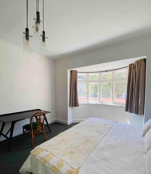 Casa Caprice - A 3 Bed Steps From The Hébergement de vacances *
